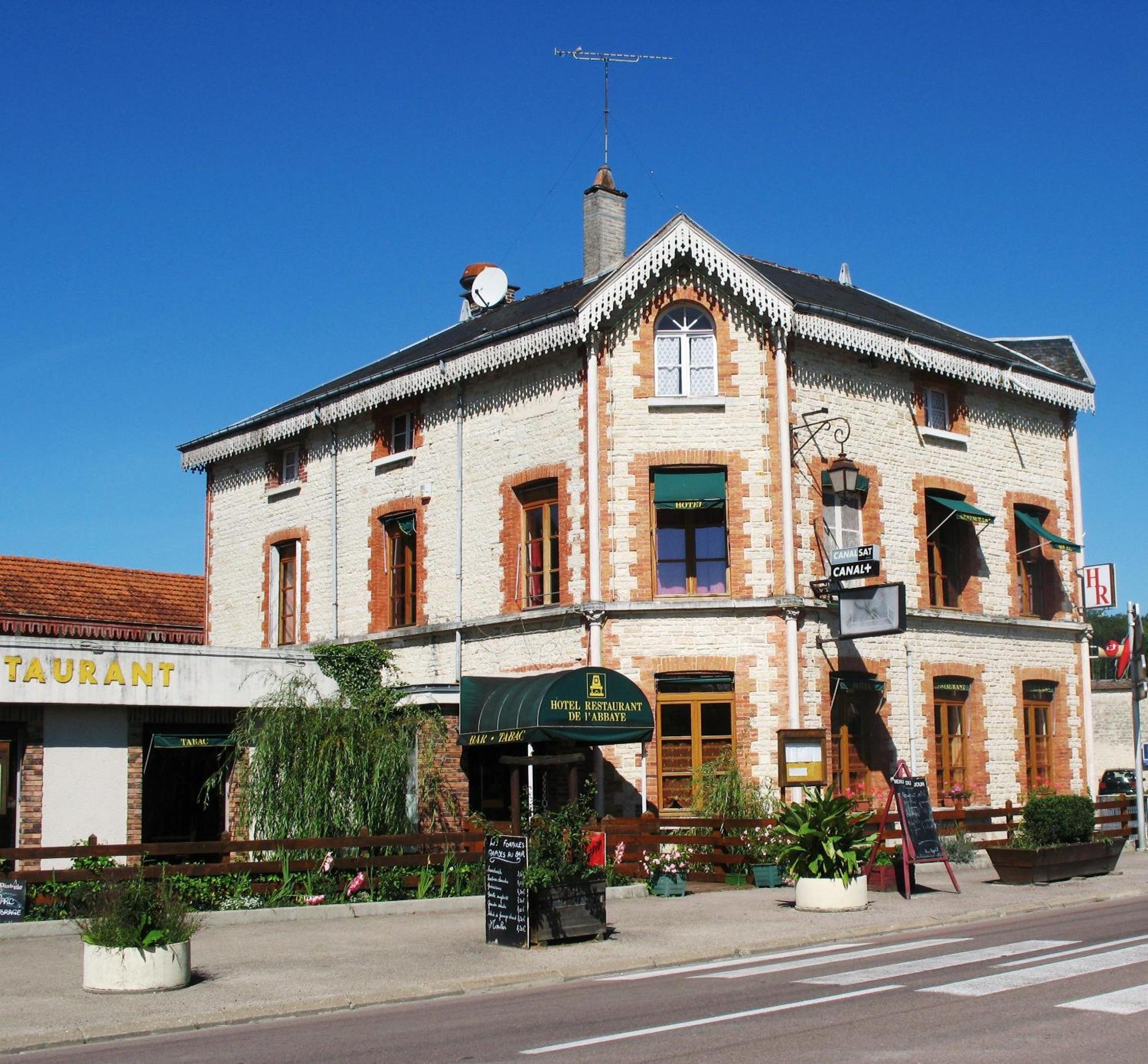 Hotel Restaurant De L'Abbaye Clairvaux Exterior photo