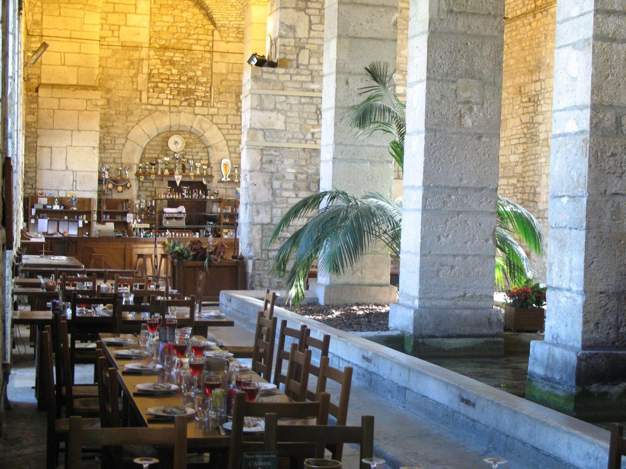 Hotel Restaurant De L'Abbaye Clairvaux Exterior photo